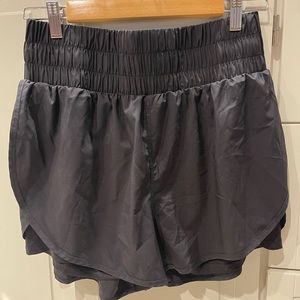 Balance Athletica (now Vitality) - 2-in-1 running shorts - black - size L
